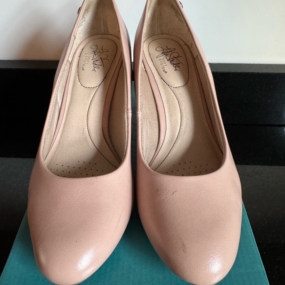 Life Style Women's Pink Pumps Size 10